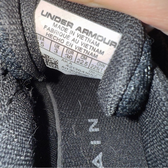 Under Armour | Black Women's 5.5 Athletic / Traning black Shoes - Picture 5 of 5